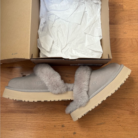 UGG Slippers - Picture 2 of 4